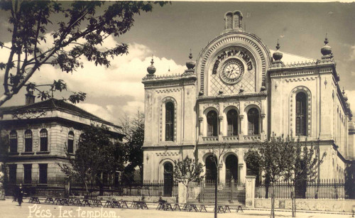 Pécs, o.D., Die Synagoge vor dem Zweiten Weltkrieg, public domain