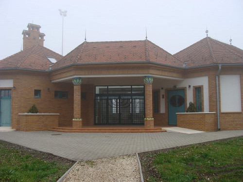 Békéscsaba, 2009, Die 2004 eröffnete neue Synagoge, Tünde Kotricz