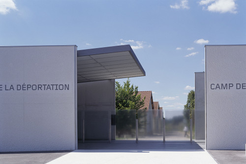 Compiégne, 2008, Eingangsbereich der Gedenkstätte, Mémorial de l'internement et de la déportation Camp de Royallieu