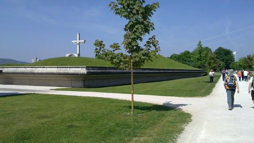 Laibach, 2011, Denkmal am Pfad der Erinnerung und Kameradschaft, Marko Samastur
