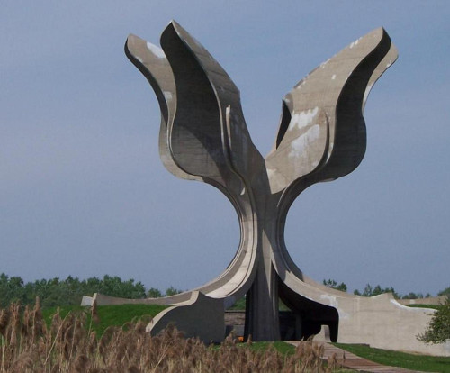 Jasenovac, 2005, Die »Blume« in Nahaufnahme, Stiftung Denkmal, Stefan Dietrich
