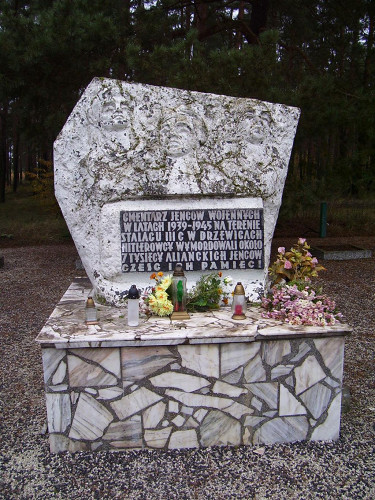 Küstrin, 2009, Gedenkstein auf dem Friedhof, www.tourist-info-kostrzyn.de