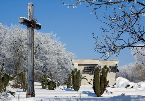 Lamsdorf, 2006, »Denkmal der nationalen Erinnerung« und Friedhof für die sowjetischen Kriegsgefangenen, Centralne Muzeum Jeńców Wojennych w Łambinowicach-Opolu