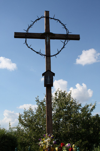 Krakau-Plaszow, 2008, Kreuz am Hügel »Hujowa Górka«, einer der Hinrichtungsstätten des Lagers, Lars K. Jensen