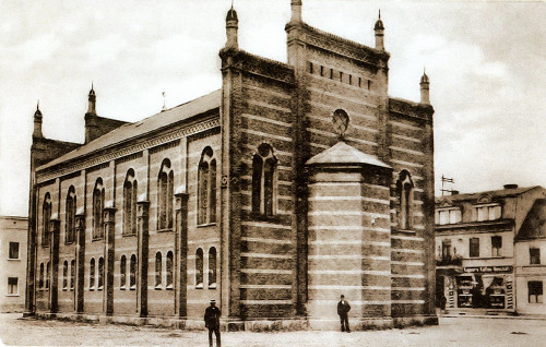 Flatow, o.D., Die ehemalige Synagoge am Friedrichplatz, dem späteren Krautmarkt, public domain