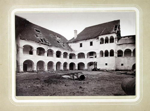 Kerestinec, 1880, Der beschädigte Innenhof des späteren Konzentrationslagers, Ministerium für Kultur Republik Kroatien