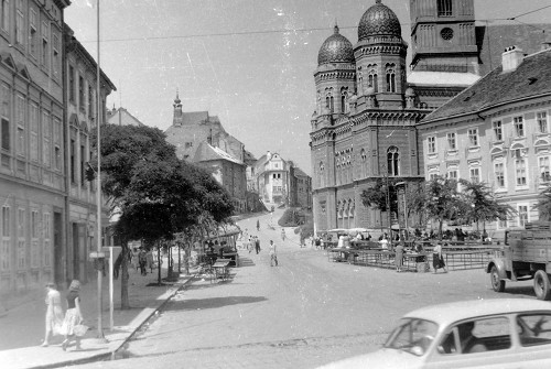 Pressburg, 1963, Die später abgerissene neologe Synagoge am Fischerplatz, Fortepan.hu