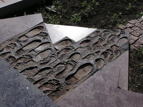 Donezk, 2007, Stufen zum Ghetto-Denkmal, Andrew Butko