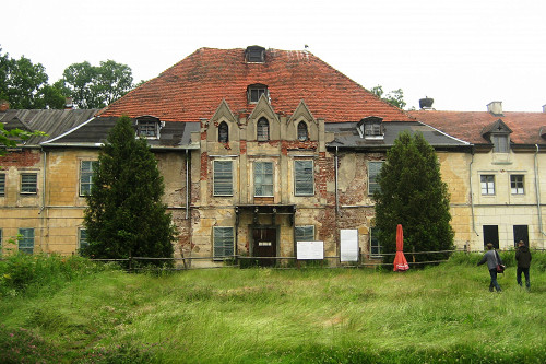 Steinort, 2010, Das renovierungsbedürftige Lehndorffsche Schloss, Stiftung Denkmal