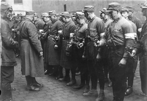 Berlin, 1933, Als Hilfspolizei eingesetzte SA beim Waffenappell, Bundesarchiv, Bild 102-02974A