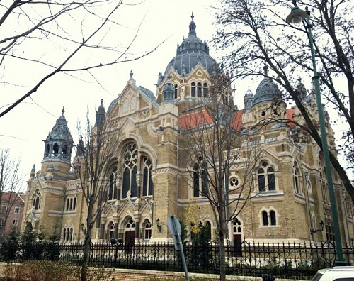 Szeged, 2019, Außenansicht der Neuen Synagoge, Ruth Ellen Gruber