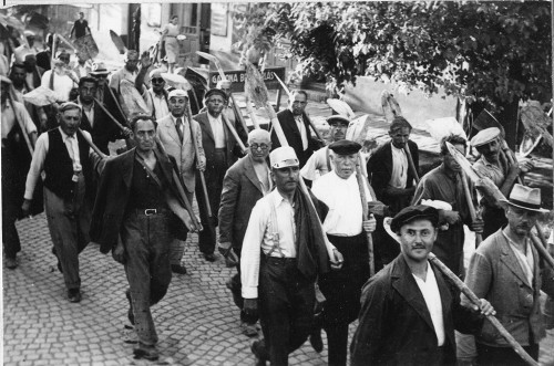 Szeged, um 1940, Jüdische Männer auf dem Weg zur Zwangsarbeit, Móra Ferenc Múzeum, Szeged