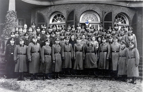 Münster, um 1942, Gruppenbild des Stabes des Befehlshabers der Ordnungspolizei im Wehrkreis VI, Geschichtsort Villa ten Hompel