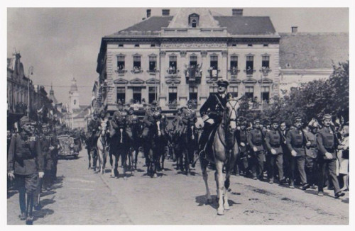 Sathmar, 1940, Ungarns Reichsverweser Horthy beim Einmarsch ungarischer Truppen, gemeinfrei