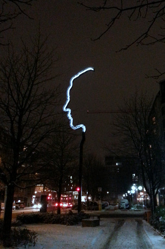 Berlin, 2014, Das Denkzeichen Georg Elser bei Nacht, Stiftung Denkmal