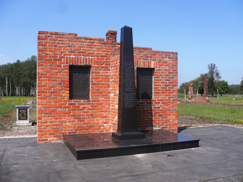 Auschwitz-Birkenau, 2010, Denkmal für die Opfer des »Zigeunerlagers«, Dokumentations- und Kulturzentrum Deutscher Sinti und Roma