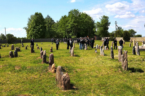 Šeduva, 2015, Der restaurierte jüdische Friedhof, Šeduva Jewish Memorial Fund, Arūnas Baltėnas