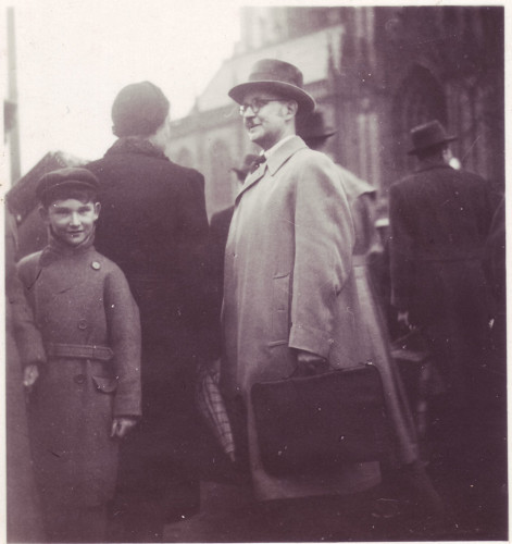 Köln, 1939, Erich Klibansky bei der Abfahrt eines der durch ihn organisierten Kindertransporte, Lern- und Gedenkort Jawne