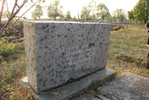 Domaniwka, 2012, Gedenkstein beim Massengrab, Stiftung Denkmal