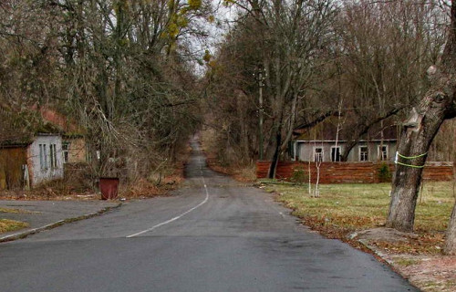 Tschernobyl, 2015, Straße mit ehemaligen Shtetl-Häusern, Jewgennij Schnajder