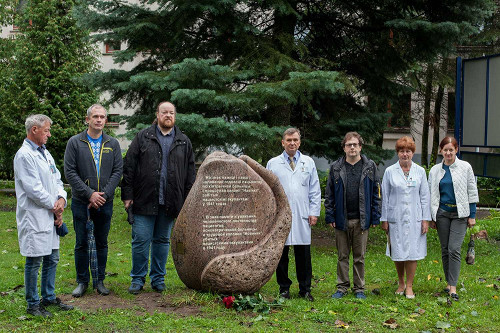 Minsk, 2017, Initiatoren, Aktivisten und Künstler bei der Einweihung des Denkmals, Aleksej Bratotschkin