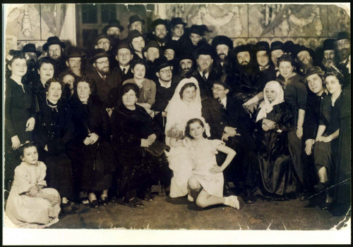 Botoschan, 1930er Jahre, Eine jüdische Hochzeitsgesellschaft, Yad Vashem