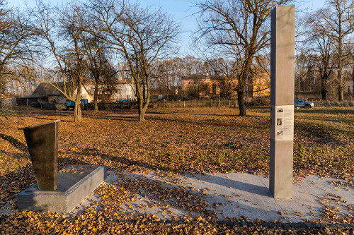 Kolodjanka, 2019, Denkmal von 1996 und neue Informationsstele, Stiftung Denkmal, Anna Voitenko