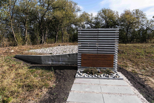 Wachniwka, 2019, Neues Denkmal am jüdischen Friedhof, Stiftung Denkmal, Anna Voitenko