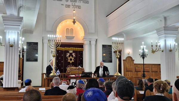 Klausenburg, 2024, Gedenkgottesdienst in der Synagoge anläßlich des 80. Jahrestages des Deportation, Stiftung Denkmal