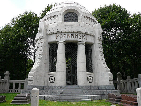 Lodz, 2007, Das Mausoleum Izrael Poznańskis auf dem Jüdischen Friedhof, Lawenda25 / Wikimedia Commons