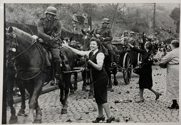 Neustadt, 1940, Begrüßung der heimkehrenden Truppen nach dem Frankreich-Feldzug, Stadtarchiv Neustadt/Weinstraße, Foto A. Gerspach