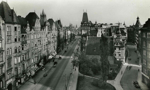 Prag, o.D., Josefstadt mit der Altneusynagoge und dem Jüdischen Rathaus auf einer Postkarte, Stiftung Denkmal