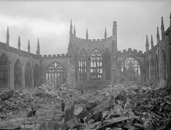 Coventry, 16. November 1940, Die Ruine der Kathedrale, Imperial War Museum H 5603, gemeinfrei