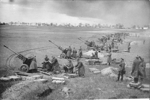 Berlin, 1945, Sowjetische Artillerie vor Berlin, Bundesarchiv, Bild 183-E0406-0022-012, k.A.