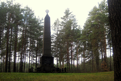 Ponary, 2011, Sowjetischer Obellisk aus dem Jahr 1948, Stiftung Denkmal