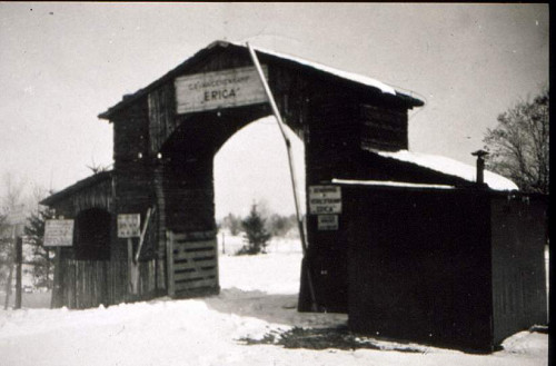 Ommen, 1945. Eingang des Lagers Erika, Streekmuseum Ommen