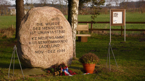 Ladelund, 2007, Gedenkstein aus dem Jahr 1985, Brigitt List