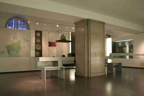 Augsburg, 2006, Dauerausstellung, Blick in die Abteilung »Landjudentum«, Innenarchitekturbüro Kolb